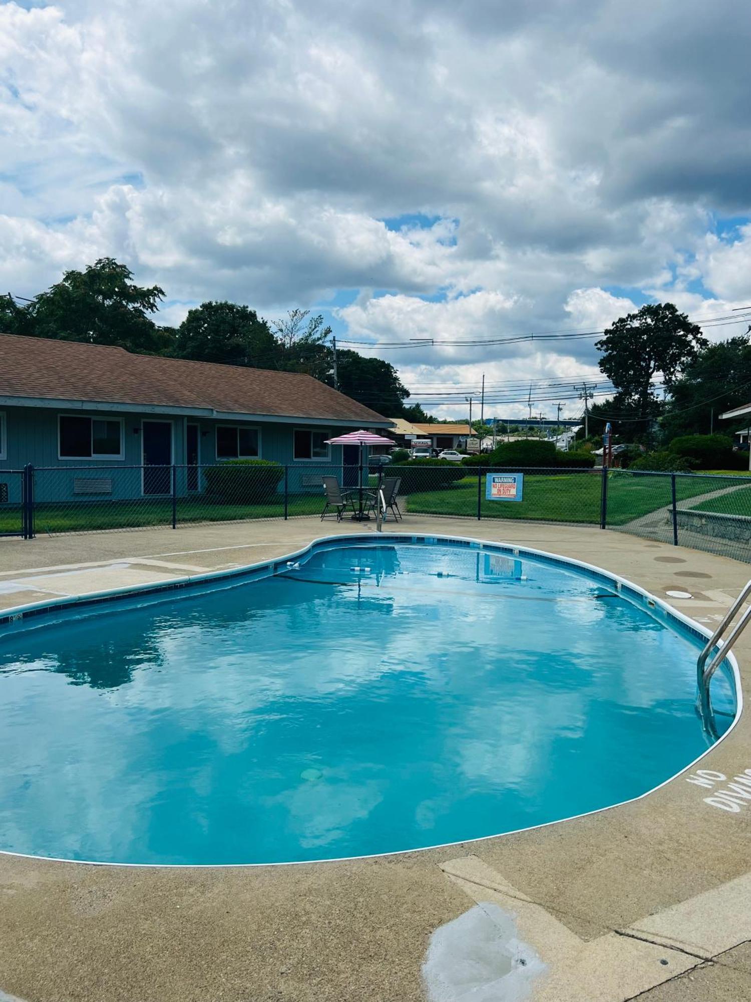 Captain'S Lodge Motel Gloucester Eksteriør billede